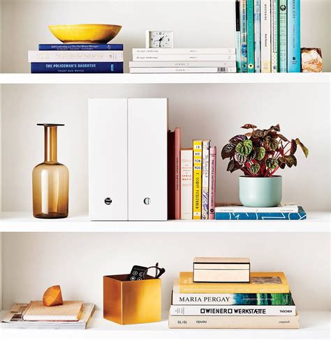22 Ways To Arrange Your Bookshelves Bookshelf Organization Home