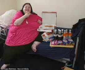 britain s fattest woman who weighed 40st dies of a heart attack aged 44 daily mail online