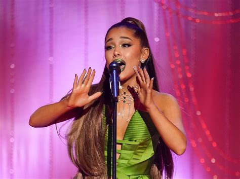 Ariana Grande Is Called Out For Her Blaccent And Dark Tan