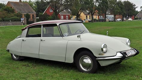 Citroen Ds Citroën Ds 19 All Cars Tesla Model Car Engine Car