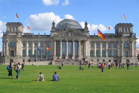 Der deutsche bundesrat ist in der politischen landschaft international einzigartig. Bundestag in Berlin (11.09.09) - Staedte-fotos.de