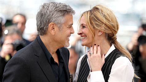 Julia Roberts George Clooney Joke Filming One Kiss For Ticket To