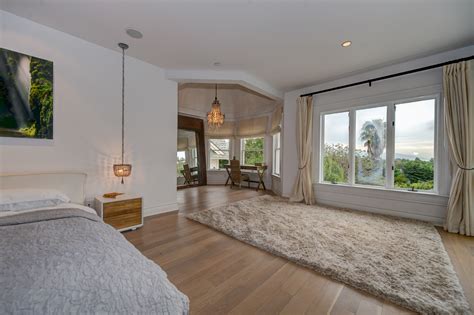 Inside Chris Hemsworths 65 Million Victorian Style Mansion In Malibu