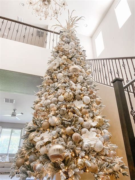 How To Decorate An Elegant White And Gold Christmas Tree Like A Pro