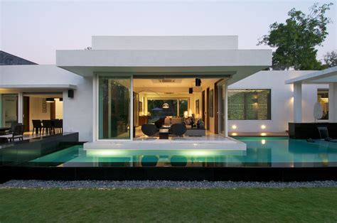Find the best bungalow in mumbai. Minimalist Bungalow In India | iDesignArch | Interior ...