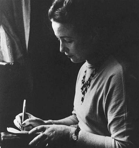Simone De Beauvoir Una Mujer Como Cualquier Otra Cultura