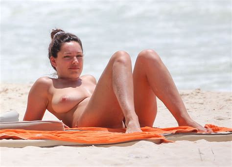 Kelly Brook Topless In Cancun Alrincon Com