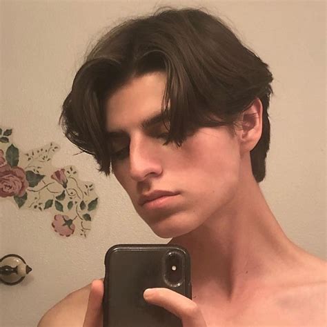° 𝚒𝚌𝚘𝚗 ° Long Hair Styles Men Middle Hair Middle Part Hairstyles