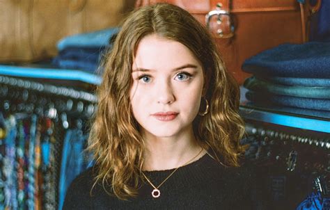 Maisie hannah peters1 (born 28 may 2000) is an english musician from brighton, england. Maisie Peters - Announces Debut UK Tour - TotalNtertainment