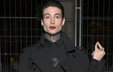 Is Ezra Miller Gay You Might Be Surprised Trending News Buzz