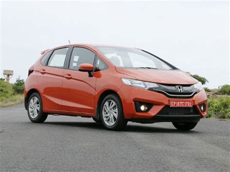 Maybe you would like to learn more about one of these? All new 2015 Honda Jazz vs Hyundai Elite i20 vs Maruti ...