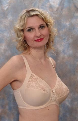 Berdita Lace Firm Control Underwired Bra Beige Beleza