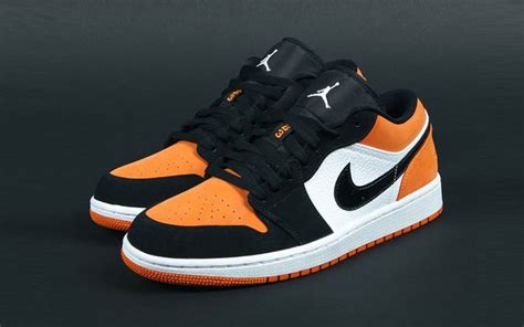 Follow us for the newest kicks tag us to get featured. Air Jordan 1 Low Shattered Backboard - Le Site de la Sneaker
