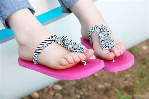 Flip Flop Refashion Part 3 Ruffled T Strap Diy Flip Flops Cheap Flip Flops Flip Flop Craft