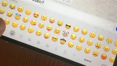 People Who Use Emojis Have More Sex And Get More Dates Than Those Who Just Use Words Ladbible