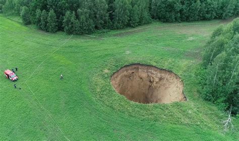 Gate To Hell Terrified Locals Frantic As Giant Hole Appears In Field World News Express