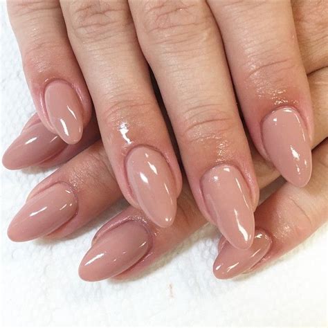 Not Sure Why But I Just Love The Neutral Tone Almond Shape Nail Nailart Atlasstudio Almond