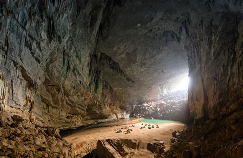 It also includes the big room, which consists of the most extensive formation of brushite moonmilk in. Pictures show world's third largest cave En Hang in Vietnam