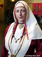 Anglo-Saxon woman | Anglo saxon clothing, European dress, Anglo saxon ...