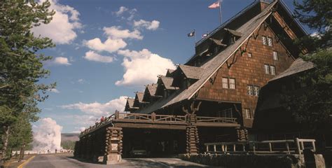 Old Faithful Inn Historic Hotels In Yellowstone National Park Wyoming