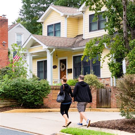 Having lived in arlington, va and washington, d.c. Clarendon-Courthouse, Arlington VA - Neighborhood Guide ...