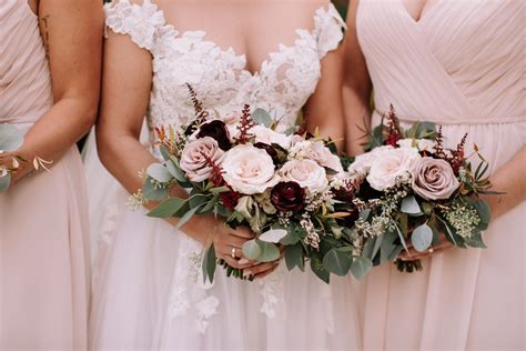 Dusty rose and burgundy bouquets | Burgundy wedding flowers, Burgundy bouquet, Burgundy bridal