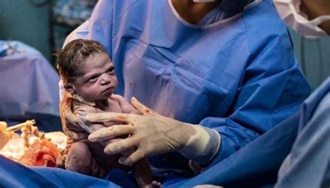Nació Para Meme La Foto De Una Bebé Con Cara De Enojada Que Es Viral