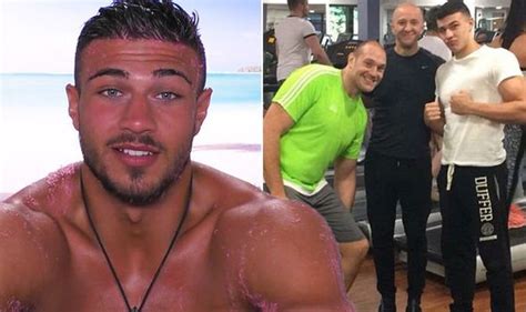 tommy fury how are love island s tommy and boxer tyson fury related