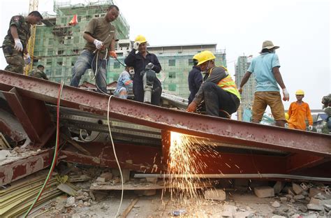 7 Workers Dead 23 Injured In Cambodia Building Collapse The