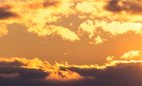 Beautiful Warm Summer Clouds • Free Nature Stock Photo
