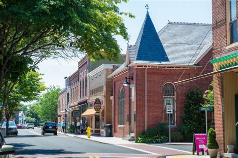 The 25 Best Small Towns In America Romantic Small Towns Small Town
