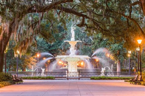 13 Incredibly Romantic Things To Do In Savannah For Couples