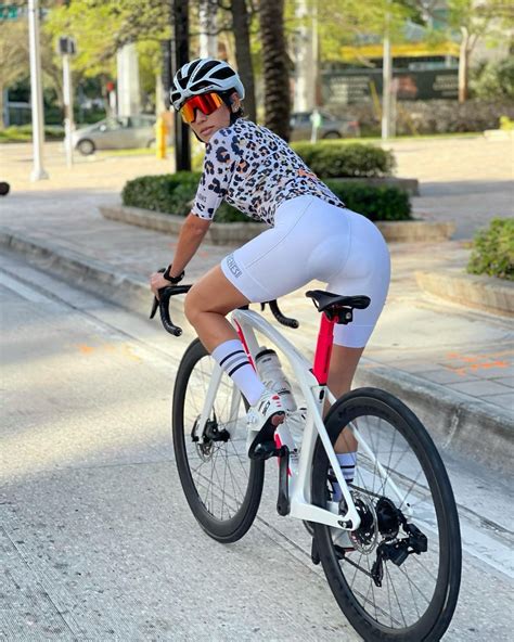 lina catolico shared a post on instagram “listo mi christmas ride 🤗🤗 les deseo una feliz