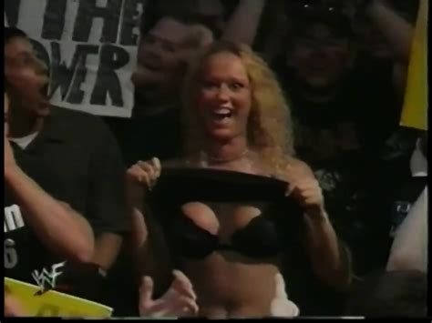 Busty Wwe Fan Flashes Her Boobs For Triple H And Dx Wwf Raw Is War