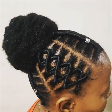 Short twists.twists are a relatively easy way to style your mane into a protective fashion.cornrows. 15 best Brazilian wool hairstyles in 2020 Tuko.co.ke