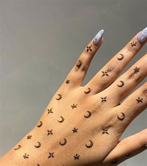 70 Minimal Henna Designs Small Moons I Take You Wedding Readings