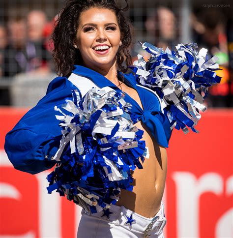 Dallas Cowboys Cheerleaders Performing At The Formula 1 United States