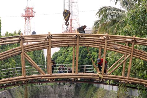 Galería De Puente De Bambú En Indonesia Presenta Alternativas
