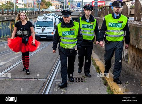 Police Traffic Stop Trike Patrol Teen Image Telegraph