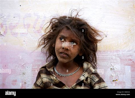 Homeless Child Hi Res Stock Photography And Images Alamy