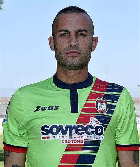 His career, technical characteristics, statistics and number of appearances. Alex Cordaz | FC Crotone