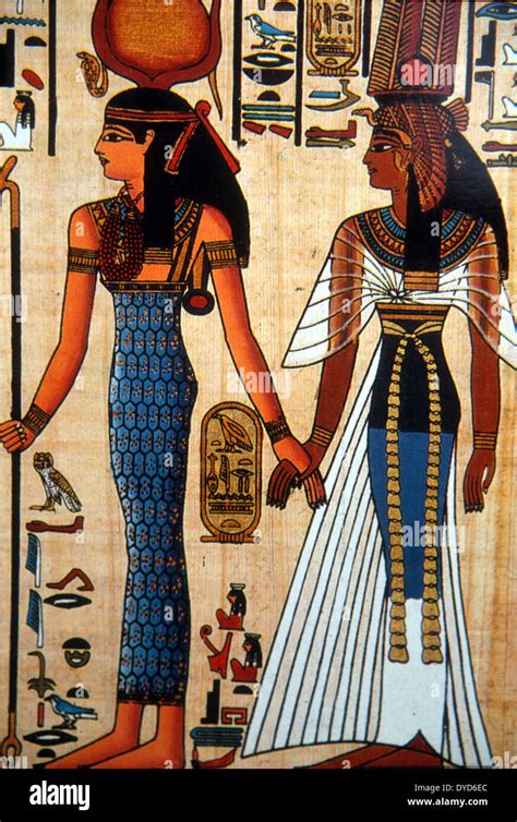 Représentation Imaginée De La Déesse Pharaonique Isis Avec La Reine Nefertiti Égypte Photo