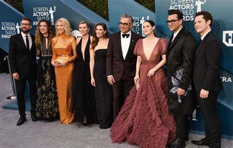 Schitts Creek Cast Reunite At 2021 Emmy Awards