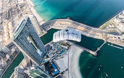 La Plus Haute Piscine Du Monde Vient Douvrir Ses Portes à Dubaï