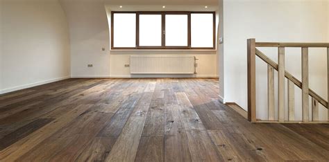 Elige tu piso entre una oferta bancaria infinita. Carpintaria Rezende | Como comprar piso de madeira?
