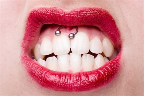 Want A Smiley Piercing Heres What You Need To Know Grazia