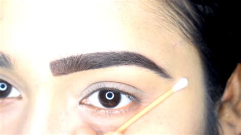 2 Min Perfect Eyebrow Makeup With Q Tip Perfectly Shaped Eyebrow Eyebrow Hack Makeup Hack Youtube