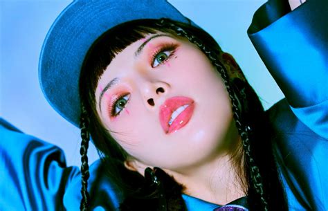 HyunA reveals teaser of 'I'm Not Cool' MV feat. comedic cameos | allkpop