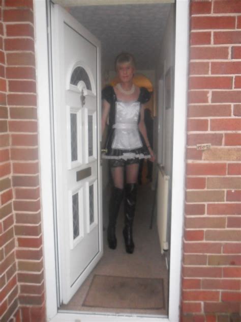 Cheshire Mistress Victoria Requires Slaves And Submissives