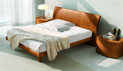 It features strong wood slats. platform king bed contemporary cherry hard wood | Stylish Cherry Color Italian Platform Bed ...